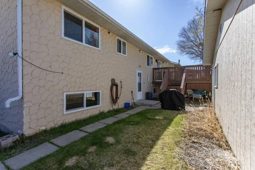 62 Nance Avenue Red Deer AB T4S1Z2