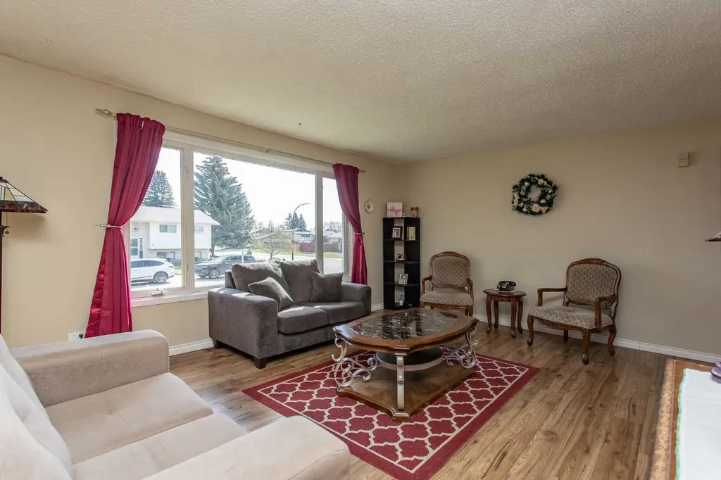 62 Nance Avenue Red Deer AB T4S1Z2