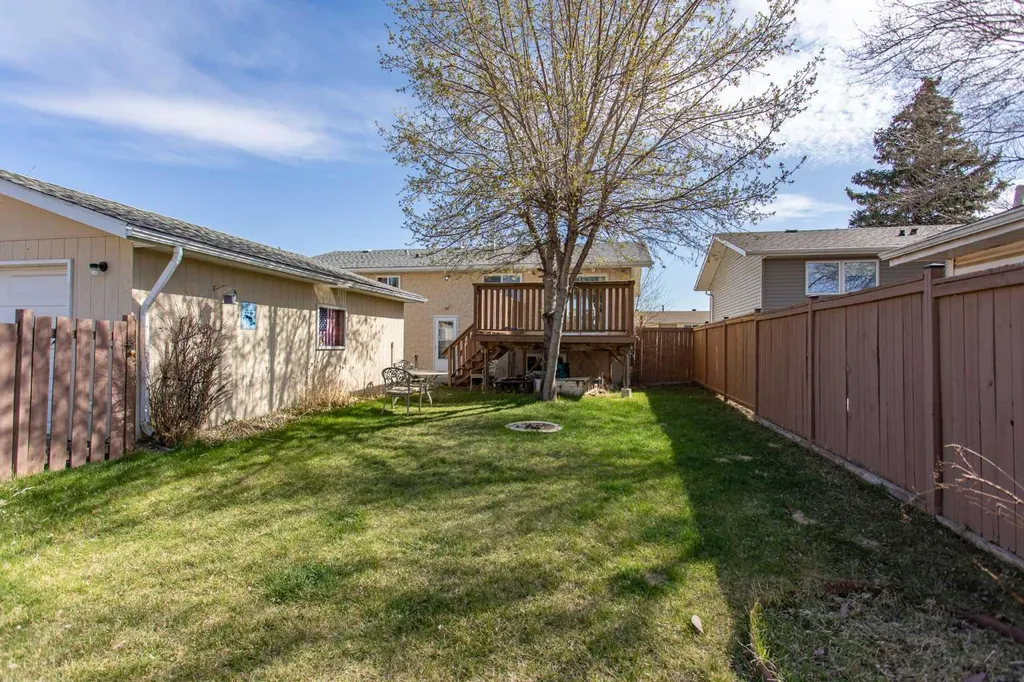 62 Nance Avenue Red Deer AB T4S1Z2