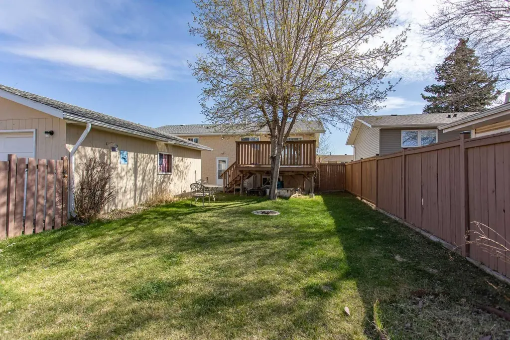 62 Nance Avenue Red Deer AB T4S1Z2