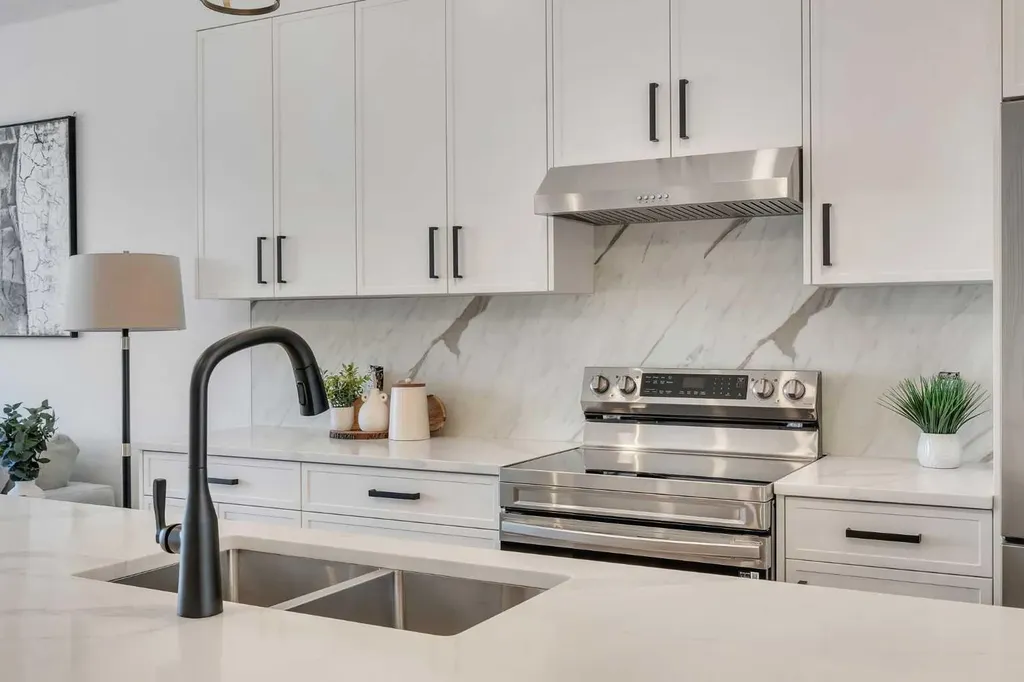 4917 88 Avenue NE Calgary AB T3J 5N8