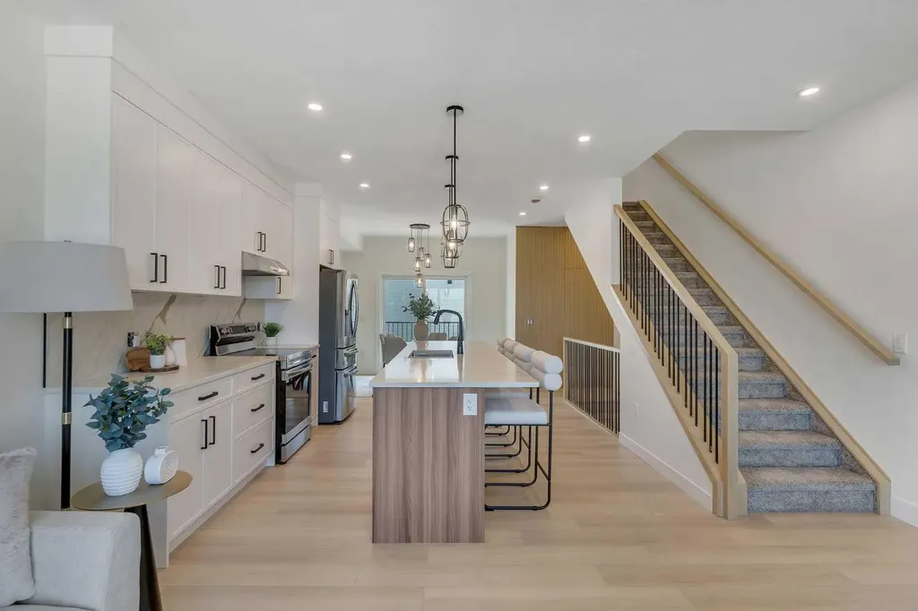 4917 88 Avenue NE Calgary AB T3J 5N8