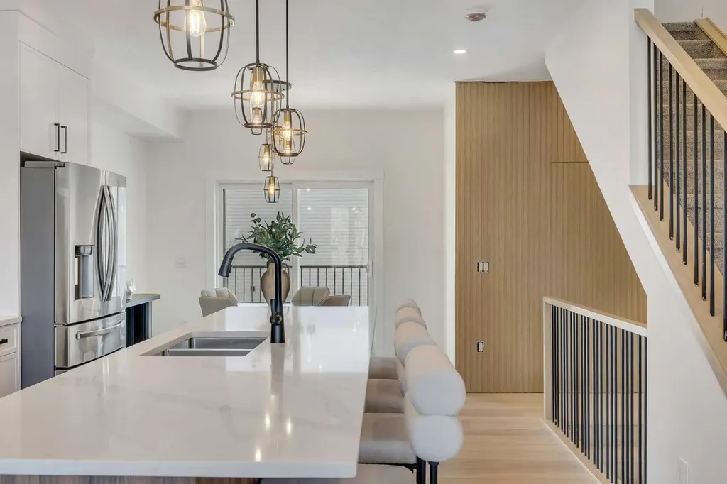 4917 88 Avenue NE Calgary AB T3J 5N8