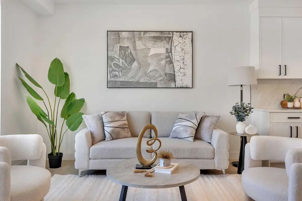 4917 88 Avenue NE Calgary AB T3J 5N8