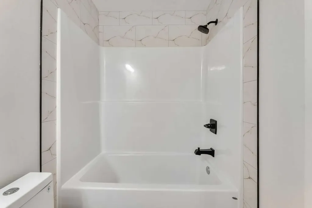 4917 88 Avenue NE Calgary AB T3J 5N8