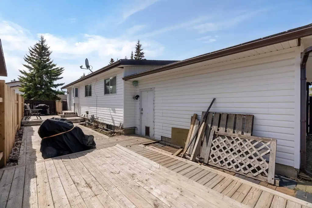 162 Caldwell Crescent Fort Mcmurray AB T9K 1G3