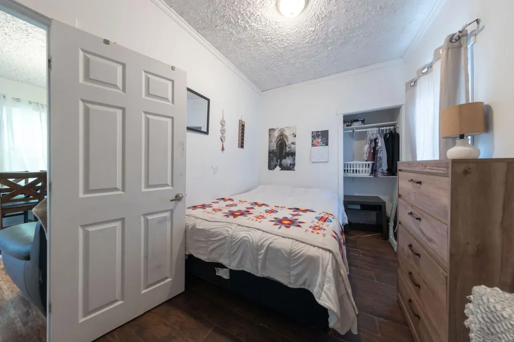 5620 49 Avenue Lloydminster SK S9V0E5