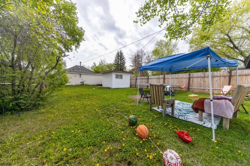 5620 49 Avenue Lloydminster SK S9V0E5
