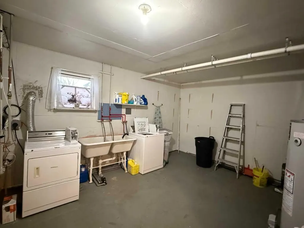 5416 46 Street Lloydminster AB T9V 0E4