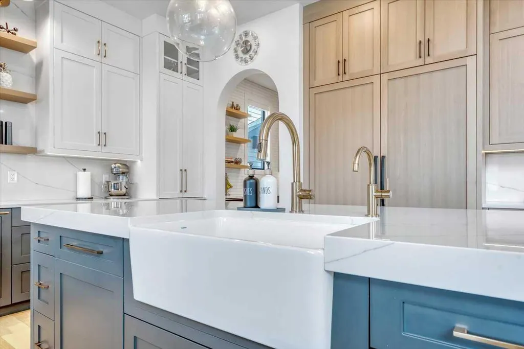 411 Marina Grove SE Calgary AB T3M 3S8