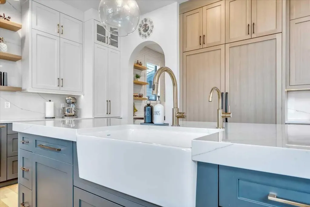 411 Marina Grove SE Calgary AB T3M 3S8