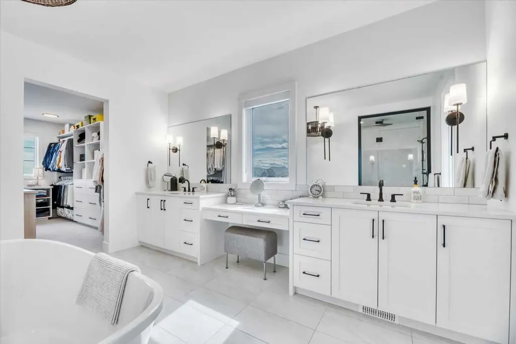 411 Marina Grove SE Calgary AB T3M 3S8