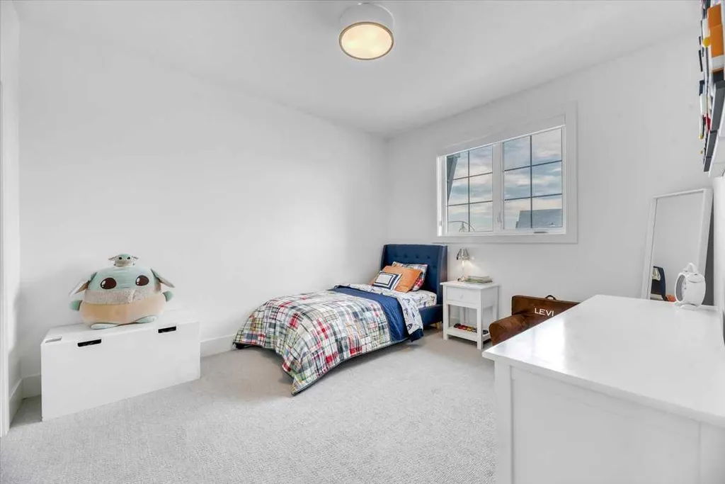 411 Marina Grove SE Calgary AB T3M 3S8