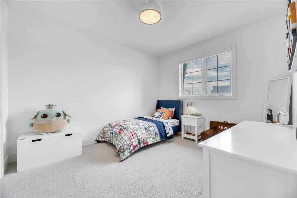 411 Marina Grove SE Calgary AB T3M 3S8