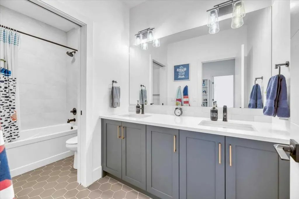 411 Marina Grove SE Calgary AB T3M 3S8