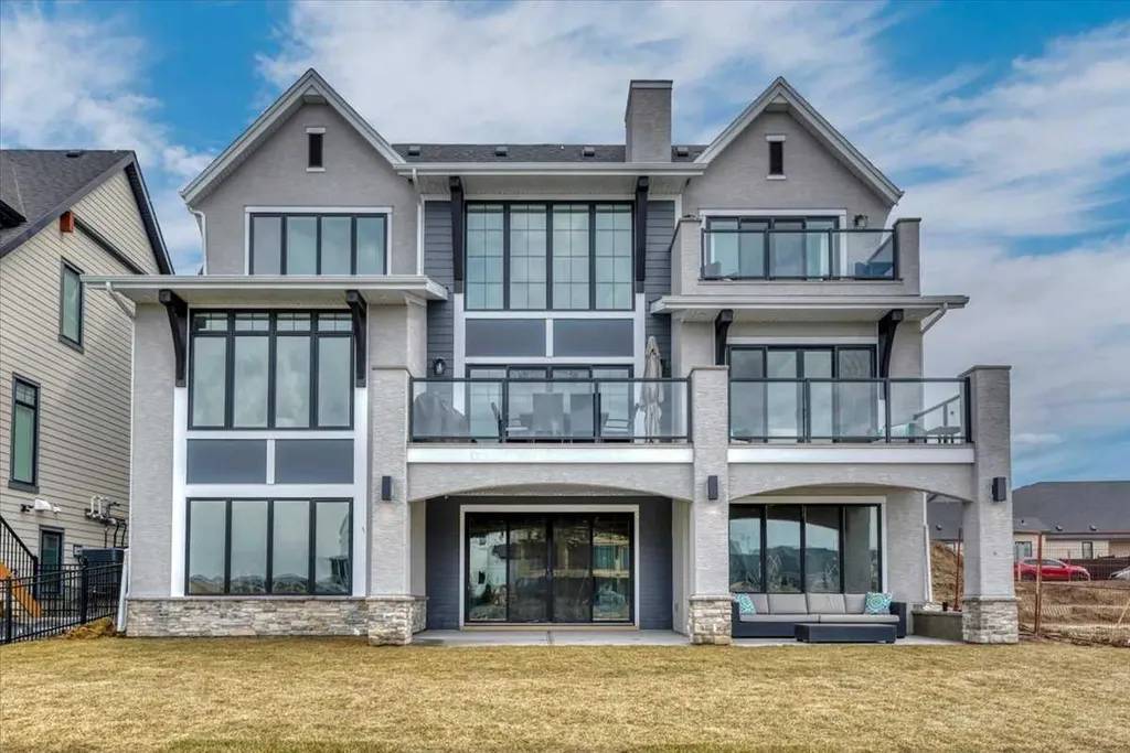 411 Marina Grove SE Calgary AB T3M 3S8