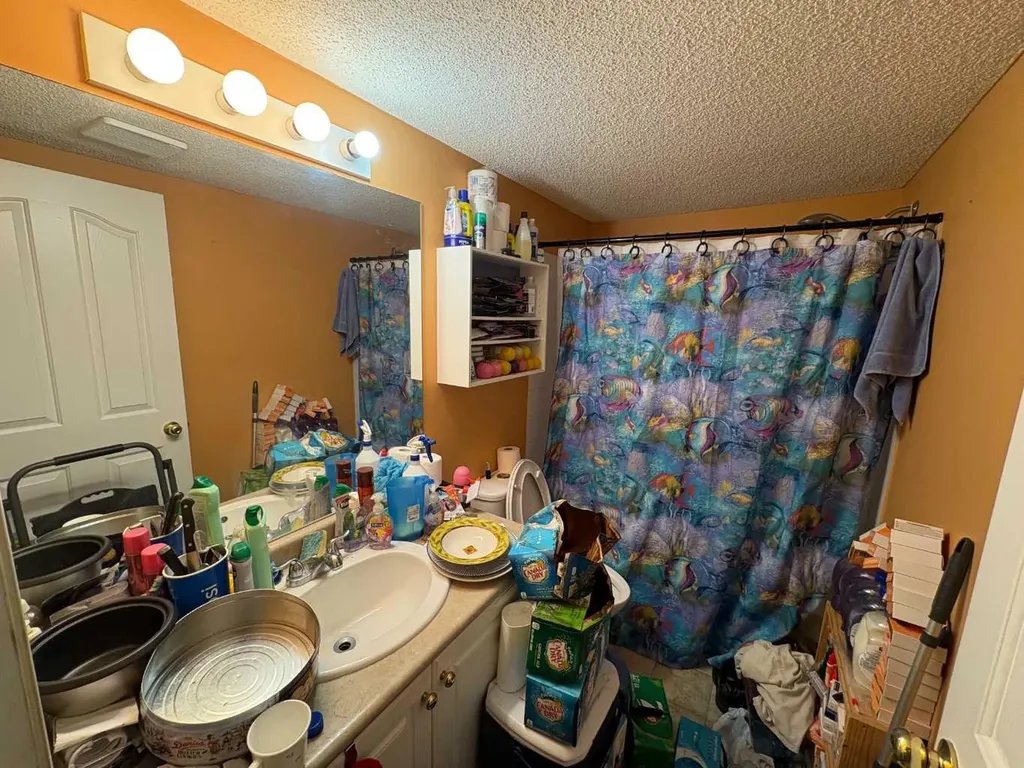 6635 25 Avenue NE Calgary AB T1Y 7K8