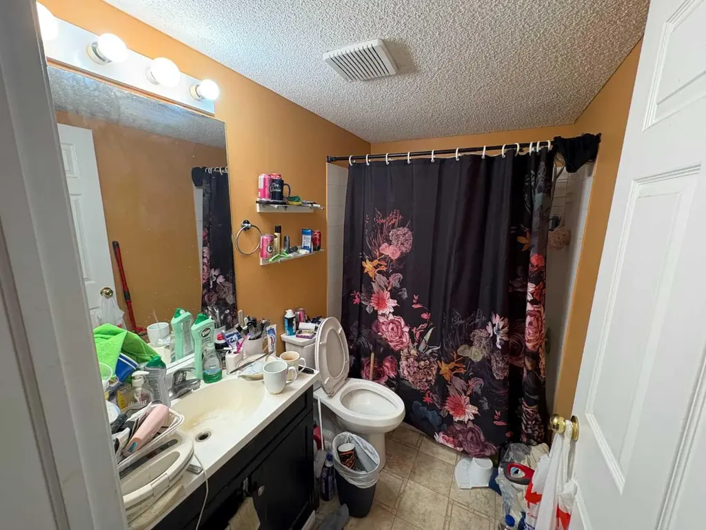 6635 25 Avenue NE Calgary AB T1Y 7K8
