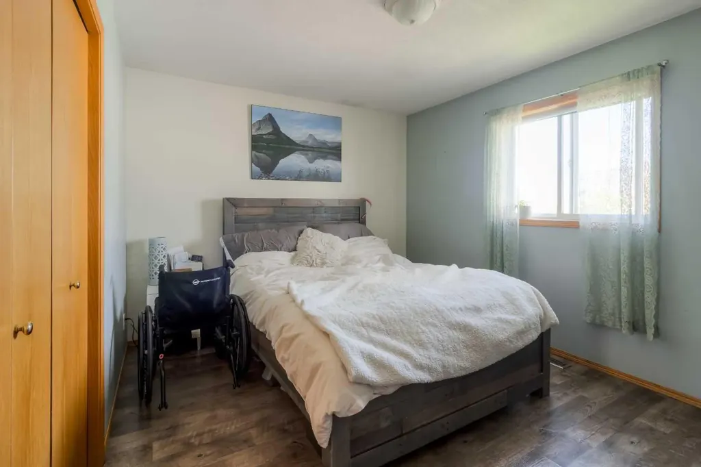 2404 9 Street Coaldale AB T1M 1N5