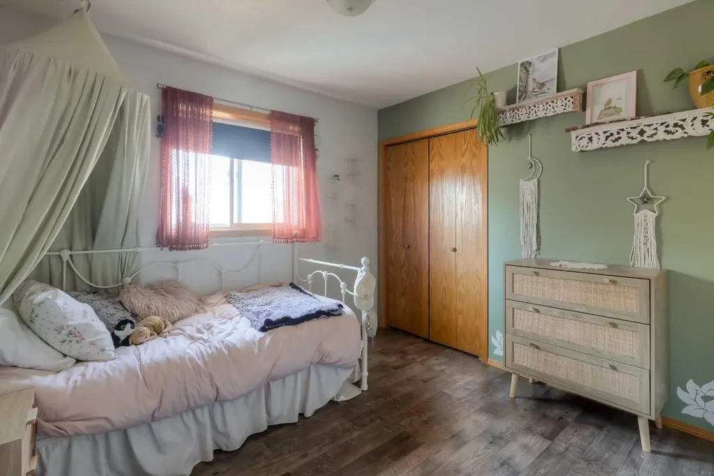 2404 9 Street Coaldale AB T1M 1N5