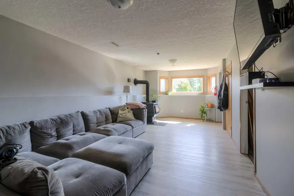 2404 9 Street Coaldale AB T1M 1N5