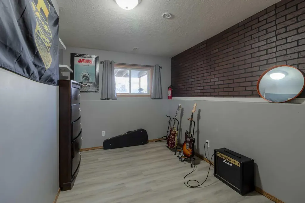2404 9 Street Coaldale AB T1M 1N5
