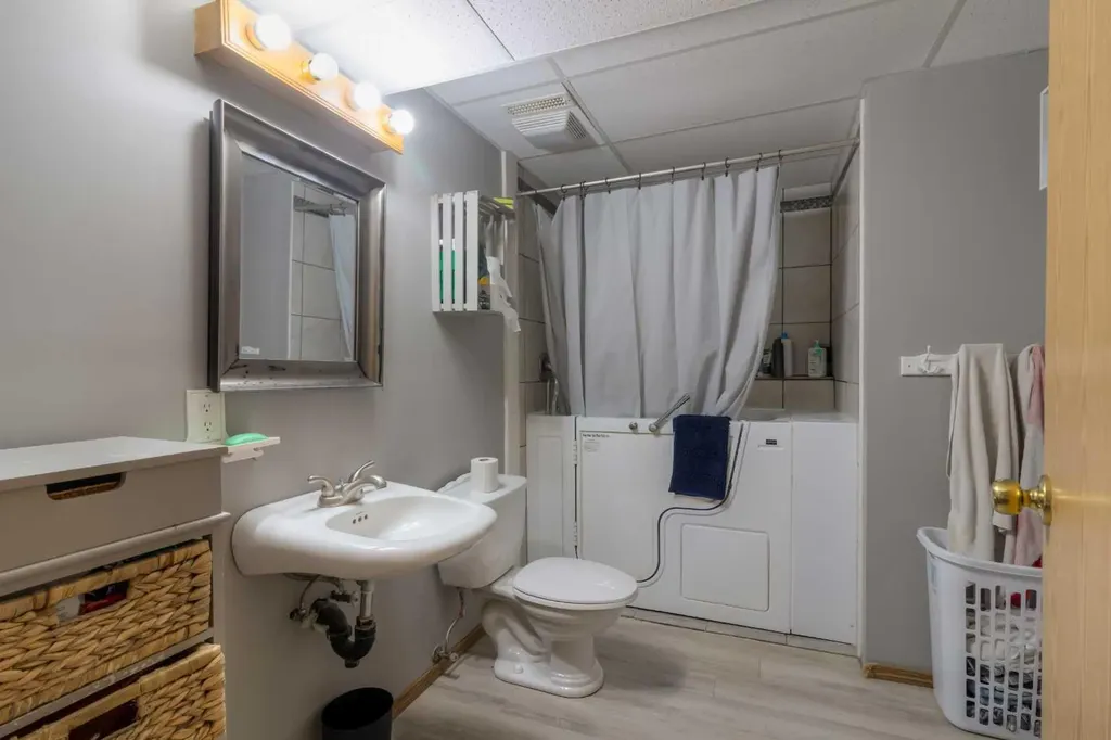 2404 9 Street Coaldale AB T1M 1N5