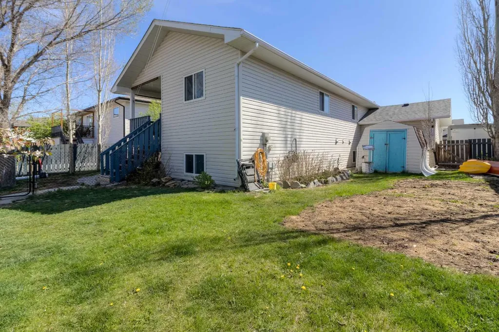 2404 9 Street Coaldale AB T1M 1N5