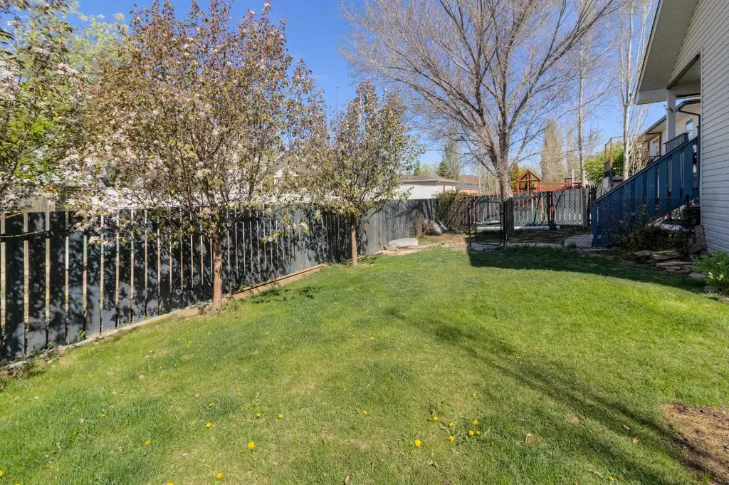 2404 9 Street Coaldale AB T1M 1N5