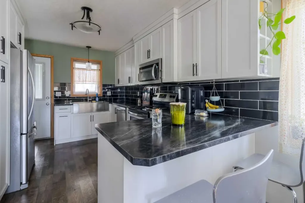 2404 9 Street Coaldale AB T1M 1N5