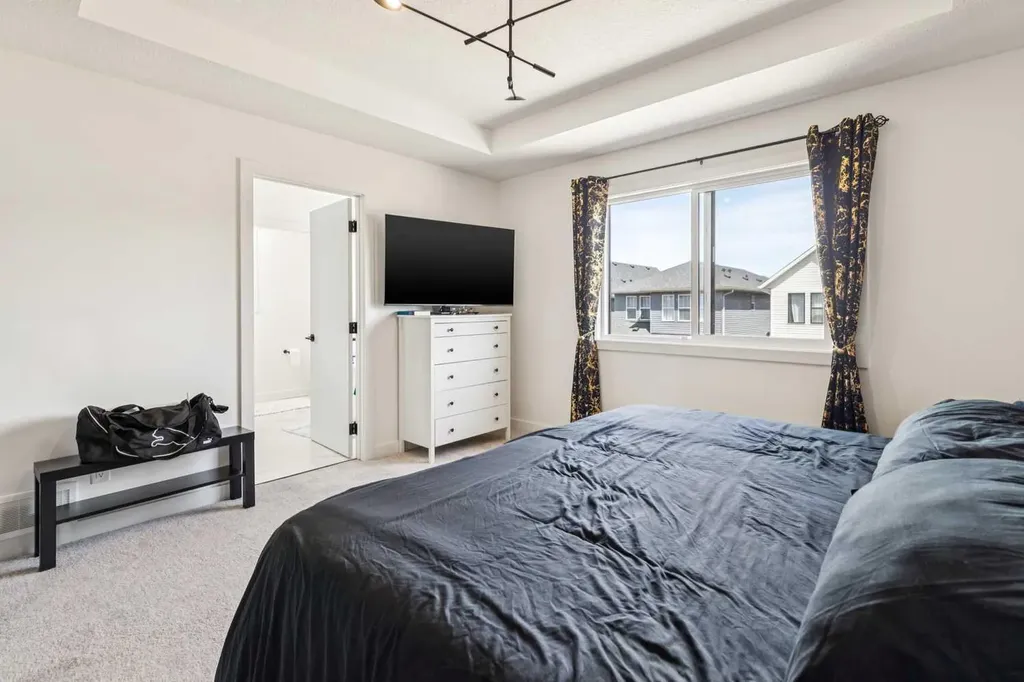 12 Copperhead Garden SE Calgary AB T2Z 5H1