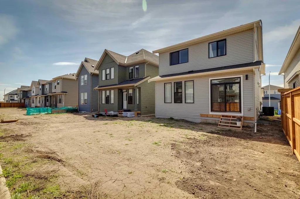 12 Copperhead Garden SE Calgary AB T2Z 5H1