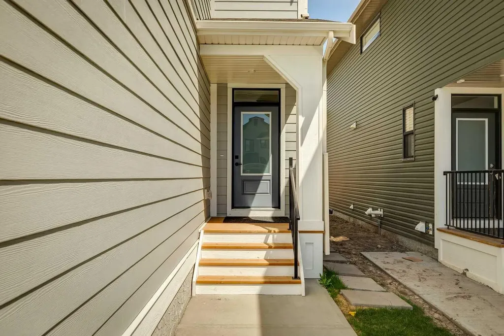 12 Copperhead Garden SE Calgary AB T2Z 5H1