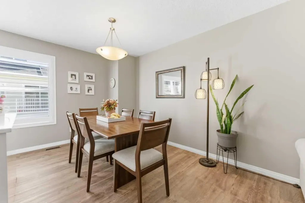 159 Mckenzie Towne Gate SE Calgary AB T2Z 4G2