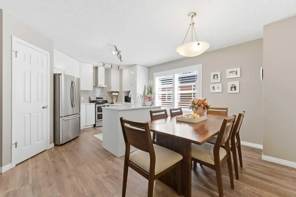 159 Mckenzie Towne Gate SE Calgary AB T2Z 4G2
