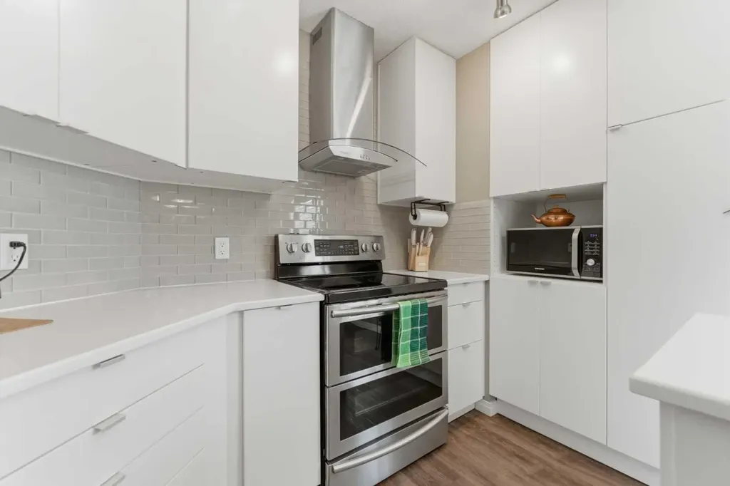 159 Mckenzie Towne Gate SE Calgary AB T2Z 4G2