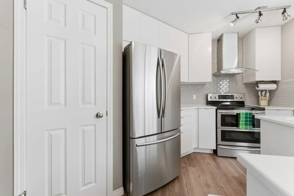 159 Mckenzie Towne Gate SE Calgary AB T2Z 4G2