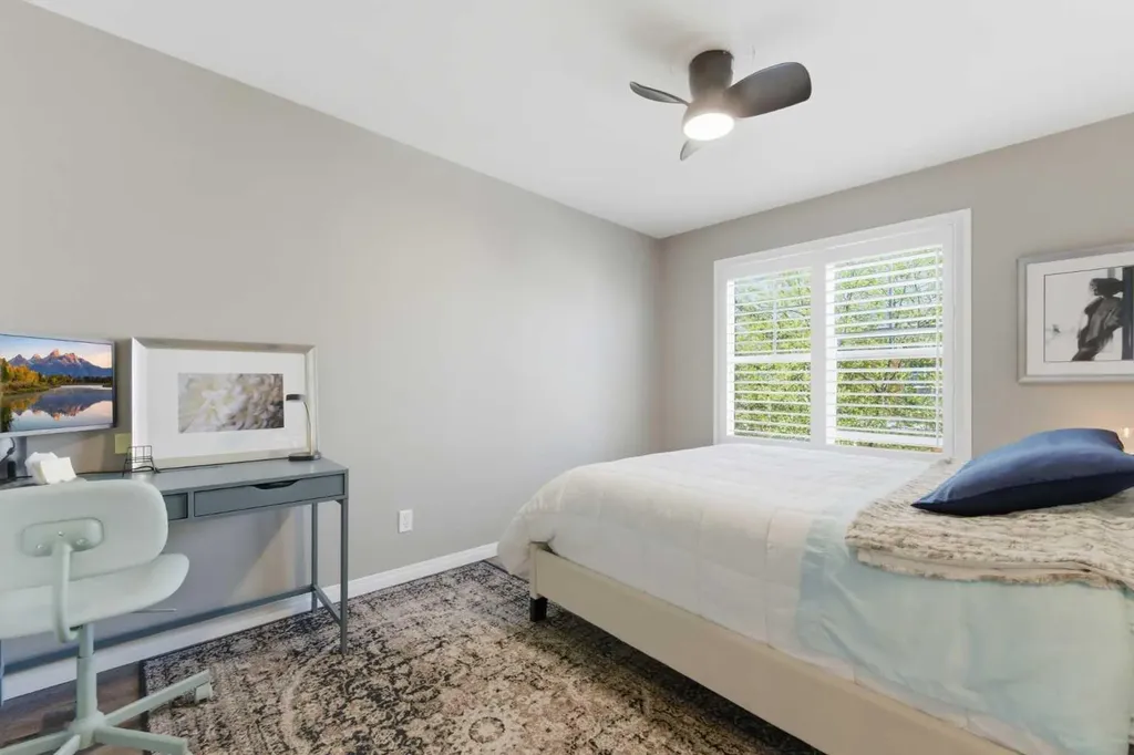 159 Mckenzie Towne Gate SE Calgary AB T2Z 4G2