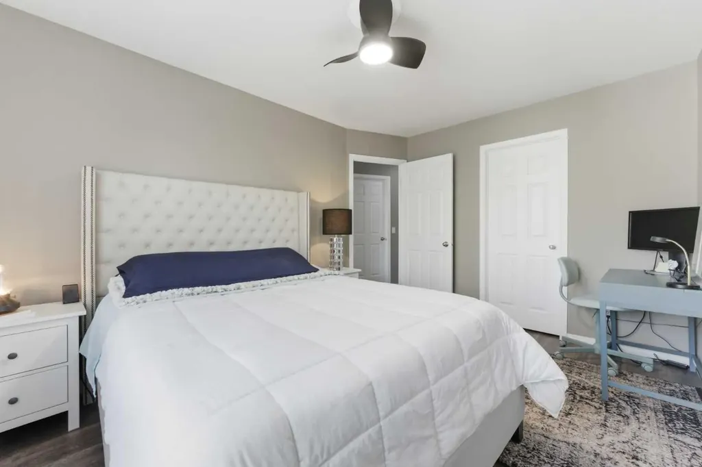 159 Mckenzie Towne Gate SE Calgary AB T2Z 4G2
