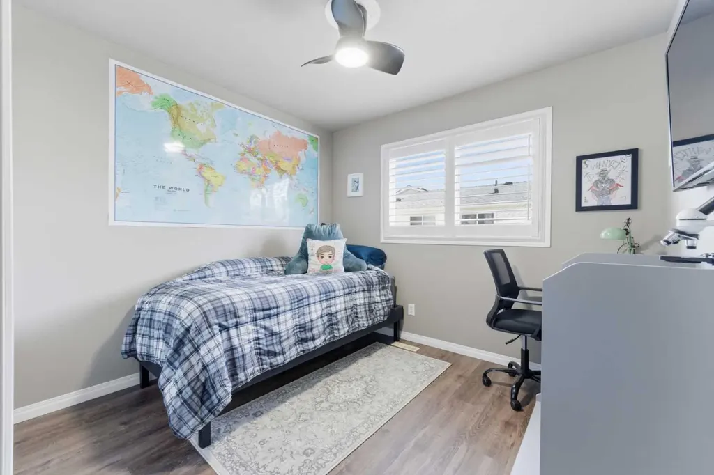 159 Mckenzie Towne Gate SE Calgary AB T2Z 4G2