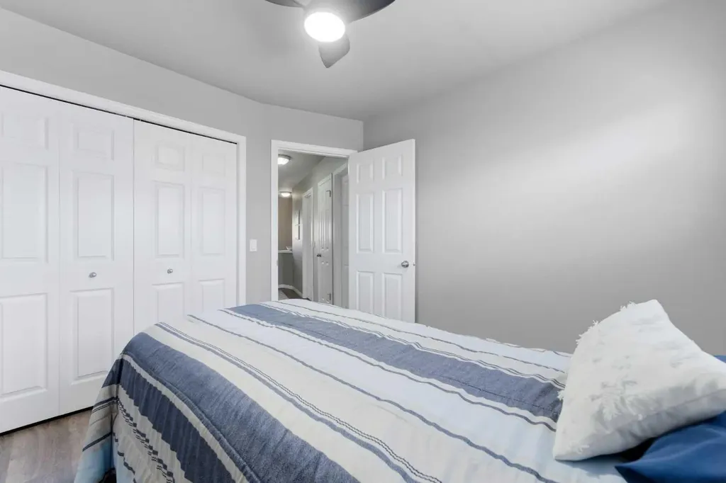 159 Mckenzie Towne Gate SE Calgary AB T2Z 4G2