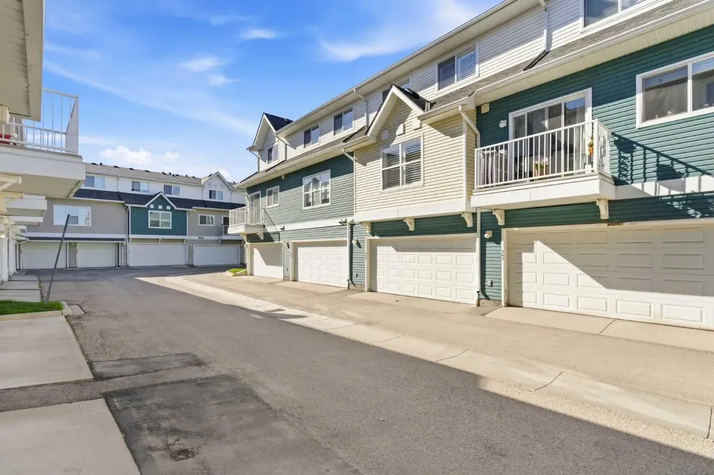 159 Mckenzie Towne Gate SE Calgary AB T2Z 4G2