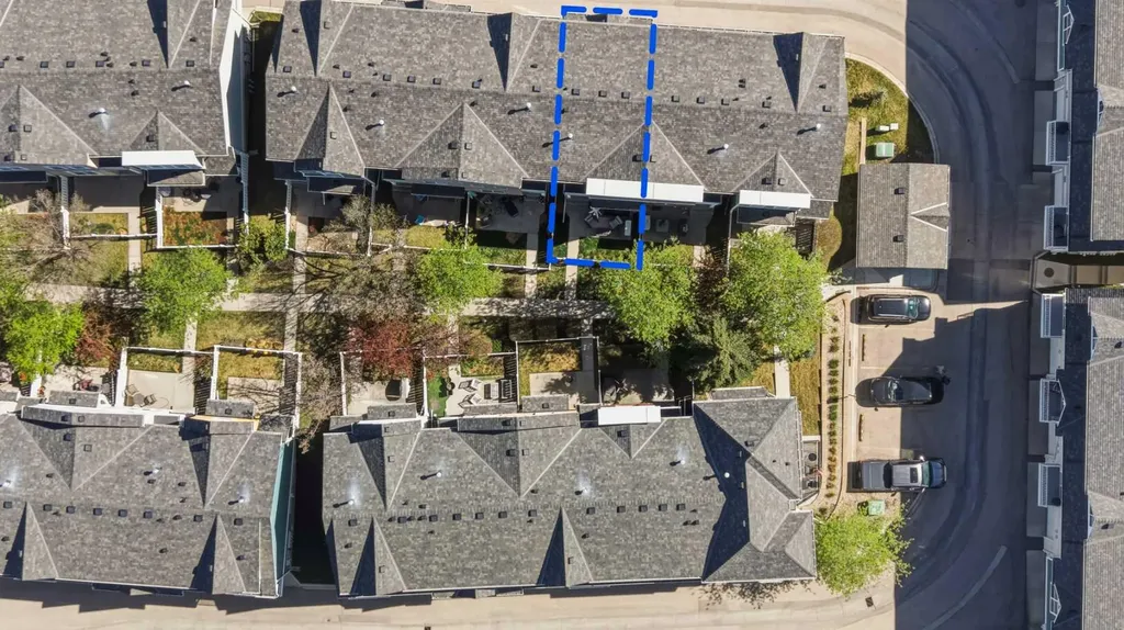 159 Mckenzie Towne Gate SE Calgary AB T2Z 4G2