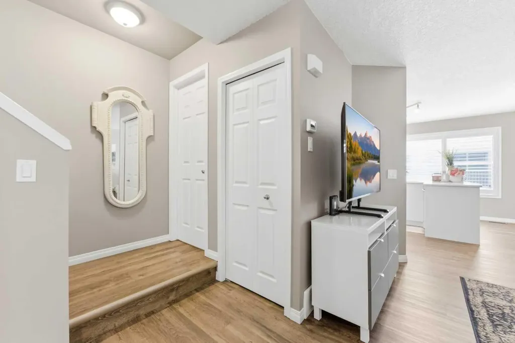 159 Mckenzie Towne Gate SE Calgary AB T2Z 4G2