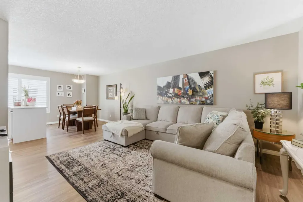 159 Mckenzie Towne Gate SE Calgary AB T2Z 4G2