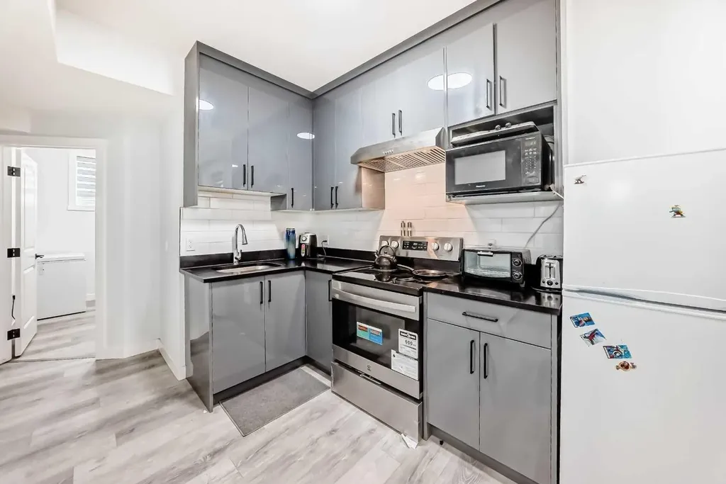 330 Ambleton Drive NW Calgary AB T3P 2B7