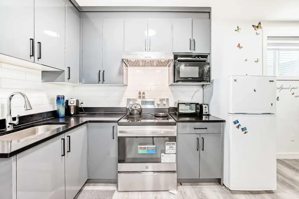 330 Ambleton Drive NW Calgary AB T3P 2B7