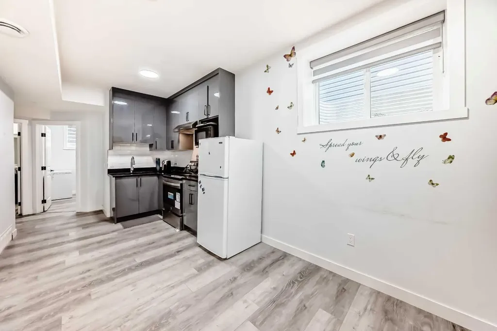 330 Ambleton Drive NW Calgary AB T3P 2B7