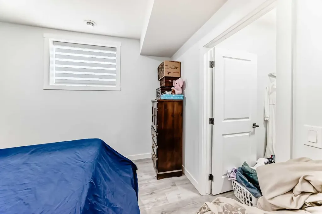 330 Ambleton Drive NW Calgary AB T3P 2B7