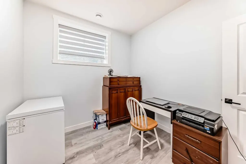 330 Ambleton Drive NW Calgary AB T3P 2B7